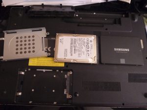 Imagen 10 de Cambiar un disco duro (HDD) dañado a un disco SSD en un portátil