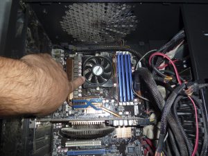 imagen 6 Cambiar un ventilador de procesador (Scythe Tatsumi) y auxiliar (AeroCool Dead Silence 140x140mm Rojo)
